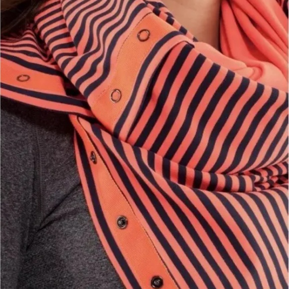 LULULEMON ATHLETICA Classic Stripe Light Flare/ Inkwell VINYASA SCARF - Picture 2 of 5